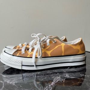 Giraffe print 70’s converse
